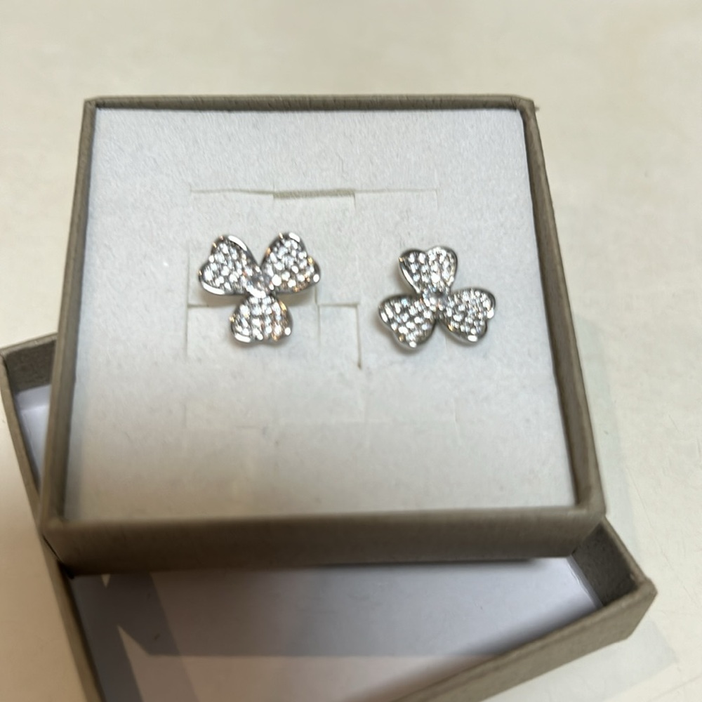 Frivole vca inspired earrings